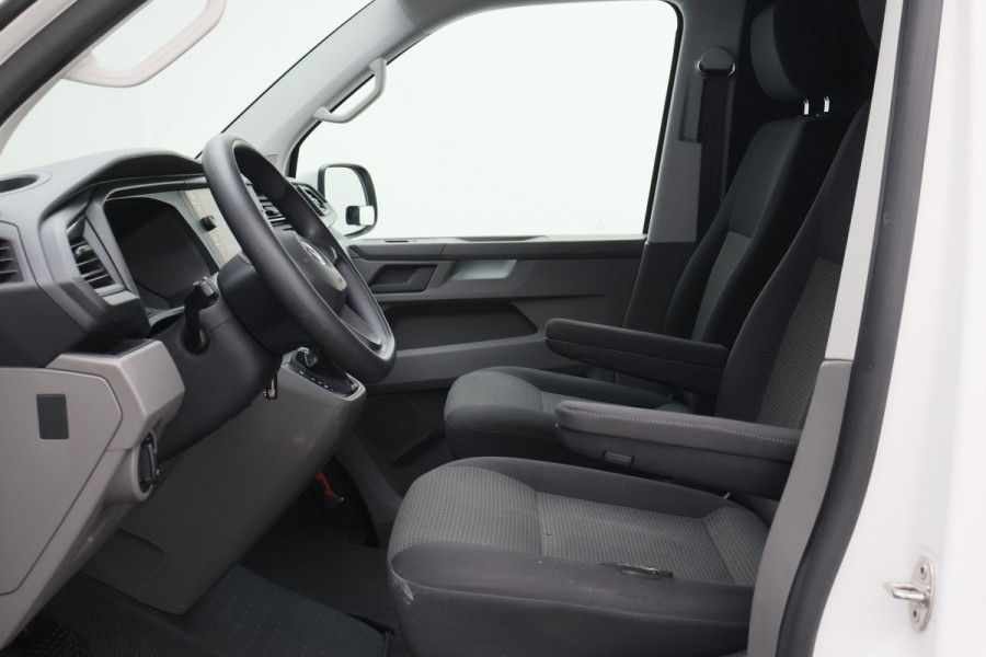 Volkswagen Transporter 2.0 TDI L2H1 28 DSG Apple Carplay, Trekhaak, Cruise, Airco, DAB