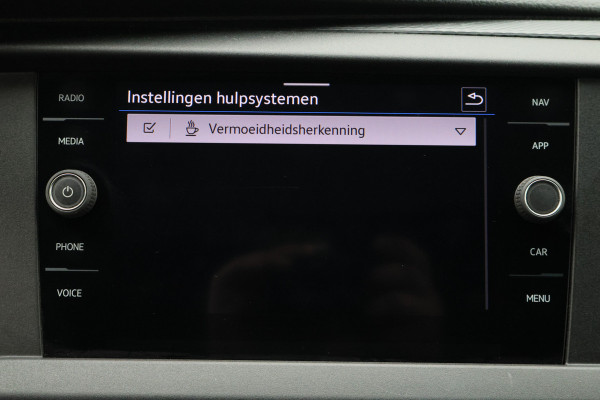 Volkswagen Transporter 2.0 TDI L2H1 28 DSG Apple Carplay, Trekhaak, Cruise, Airco, DAB