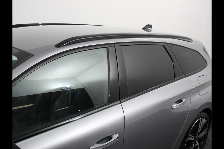 Peugeot 308 SW 1.6 Plug-in Hybrid 225 GT Navigatie Apple Carplay/Android Auto Camera Parkeersensoren Adaptive Cruise Control Stoelverwarming FULL LED Climate Control Virtual Cockpit Lichtmetalen velgen