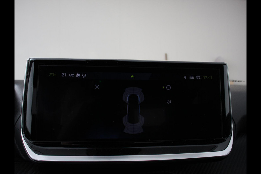 Peugeot e-2008 EV Allure 50 kWh Navigatie Apple Carplay/Android Auto Climate Control Led Parkeer sensoren Cruise Control Stoelverwarming