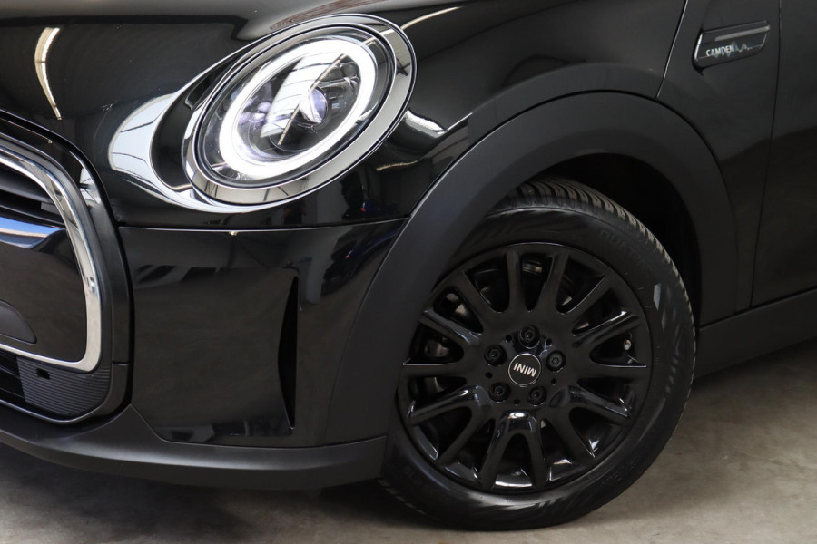 MINI Hatchback Cooper Camden Edition Automaat 5 deurs / Navigatiesysteem / DAB-Tuner / Bluetooth / Driving Assistant / LED-koplamp / Climate Control / Lichtpakket / Parkeersensoren / 16 Inch / Sfeerverlichting
