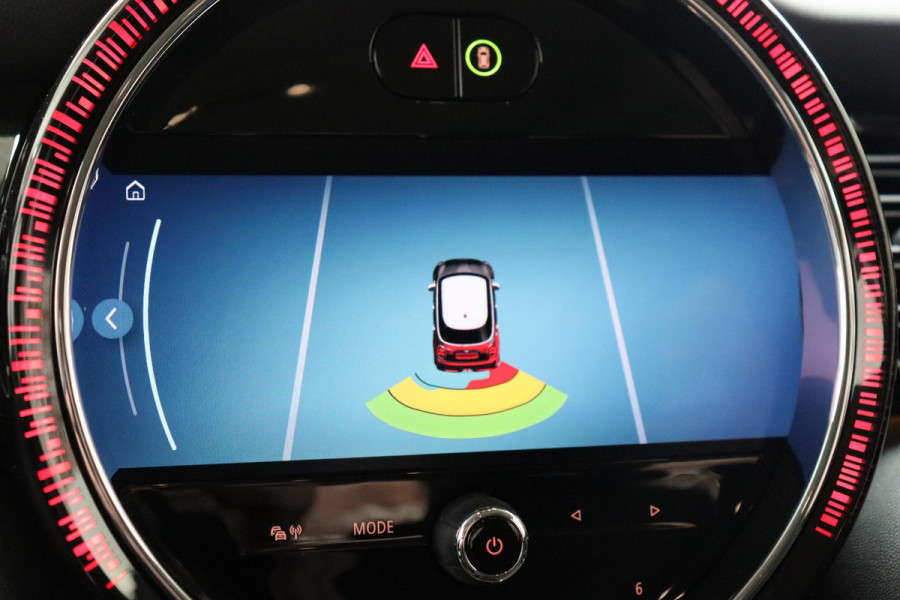 MINI Hatchback Cooper Camden Edition Automaat 5 deurs / Navigatiesysteem / DAB-Tuner / Bluetooth / Driving Assistant / LED-koplamp / Climate Control / Lichtpakket / Parkeersensoren / 16 Inch / Sfeerverlichting