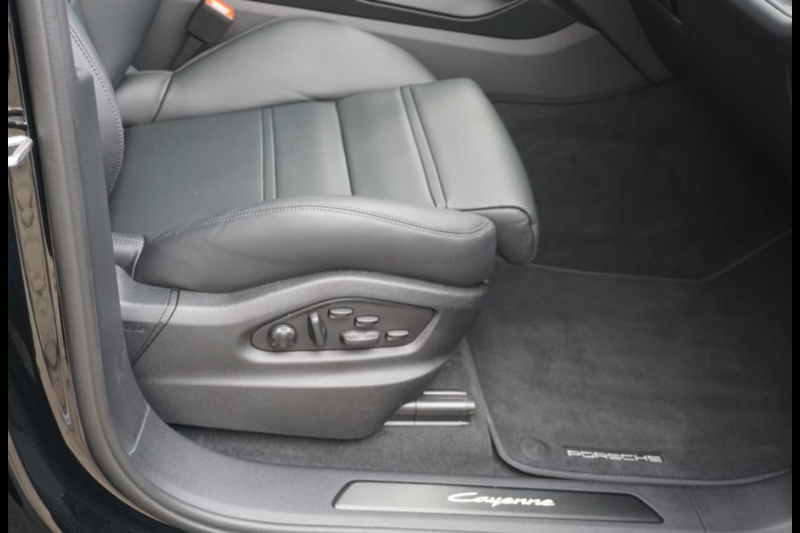 Porsche Cayenne Coupé Coupe E-Hybride Sport Design Black Edition Sport-chrono Pakket-Soft Close -Bose