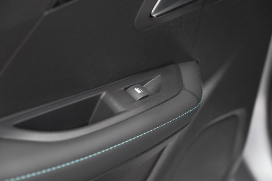 Peugeot 208 PureTech 100 Allure | Navigatie | Parkeersensoren | Apple Carplay