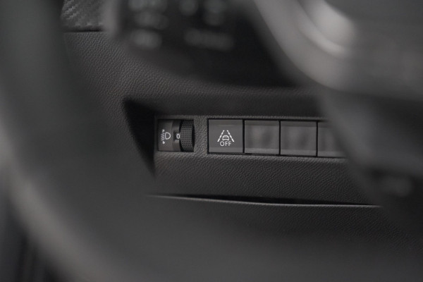 Peugeot 208 PureTech 100 Allure | Navigatie | Parkeersensoren | Apple Carplay