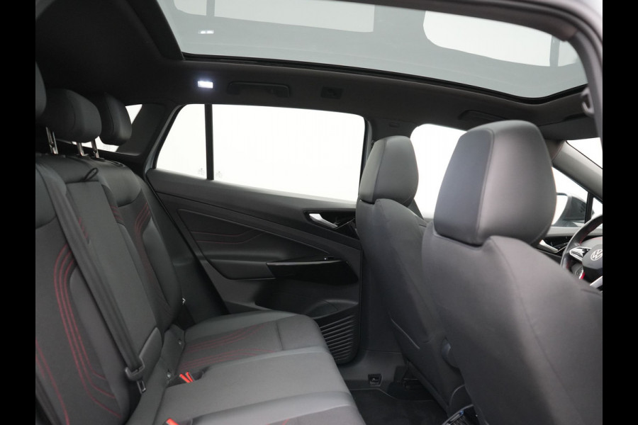 Volkswagen ID.4 GTX 4Motion 77 kWh 300pk Dealer O.H. | Trekhaak Af Fabriek | Panodak | Adaptive Cruise | Camera | IQ Light | Sportstoelen & Stuur Verwarmd | Keyless | Sfeerverlichting | Apple Carplay | Navigatie | DAB | 20"L.M |