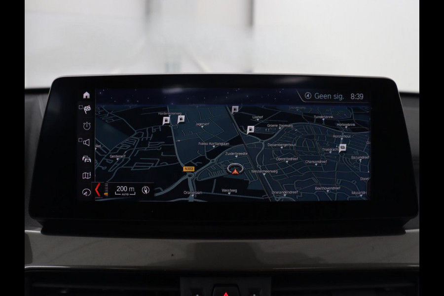 BMW X1 xDrive25e Business Edition Plus | SOH 91,4% | Panoramadak | Leder | Stoelverwarming | Sfeerverlichting | Cruise control | Navigatie | Park assist | PHEV
