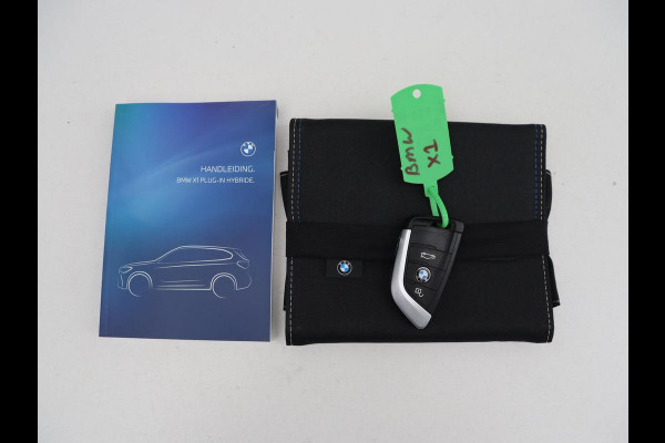 BMW X1 xDrive25e Business Edition Plus | SOH 91,4% | Panoramadak | Leder | Stoelverwarming | Sfeerverlichting | Cruise control | Navigatie | Park assist | PHEV