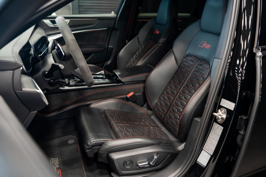Audi RS6 Avant TFSI Quattro *Keramisch / Vierwielbesturing / Stoelventilatie / Bang & Olufsen / Soft-Close / Standverwarming / Carbon*
