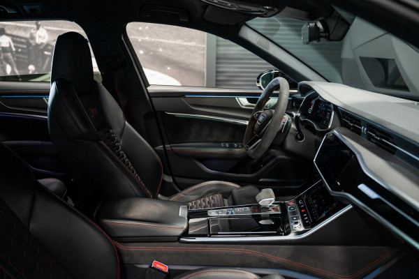 Audi RS6 Avant TFSI Quattro *Keramisch / Vierwielbesturing / Stoelventilatie / Bang & Olufsen / Soft-Close / Standverwarming / Carbon*