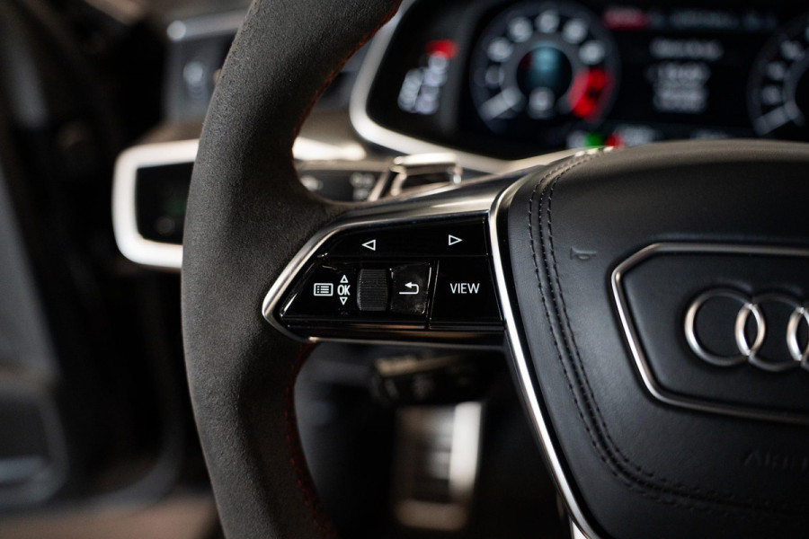 Audi RS6 Avant TFSI Quattro *Keramisch / Vierwielbesturing / Stoelventilatie / Bang & Olufsen / Soft-Close / Standverwarming / Carbon*