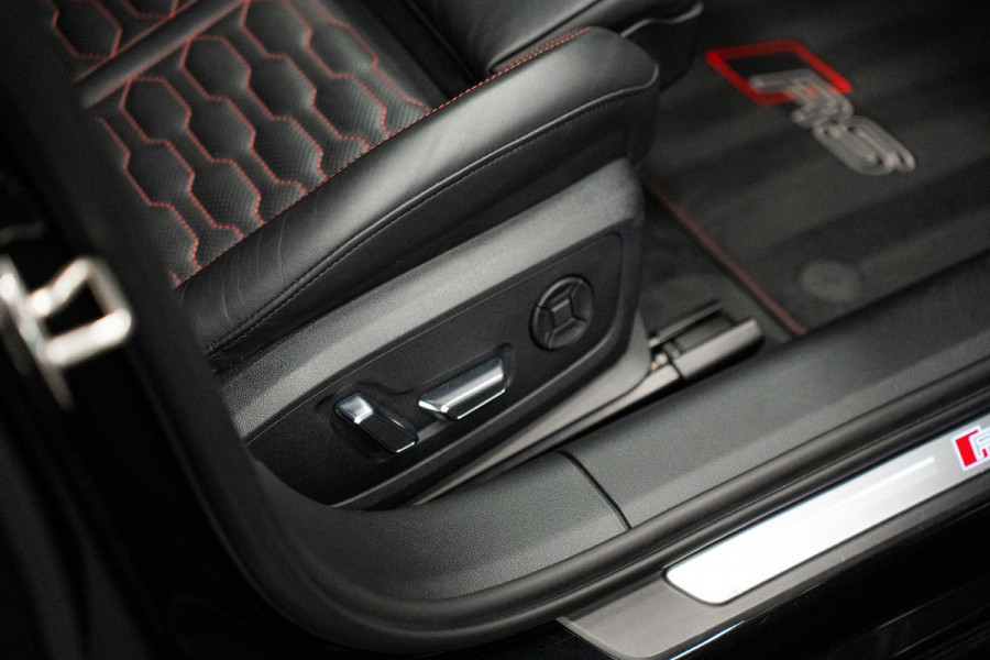 Audi RS6 Avant TFSI Quattro *Keramisch / Vierwielbesturing / Stoelventilatie / Bang & Olufsen / Soft-Close / Standverwarming / Carbon*