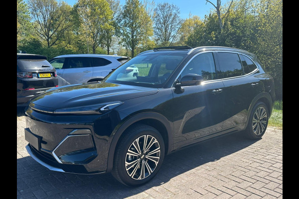 GEELY Starray EM-i 1.5 Max+ 262 PK | Panorama | Stoelen voor & achter verwarmd | Memory Seats | 360 Camera | 19 Inch LMV | 136km elektrisch bereik