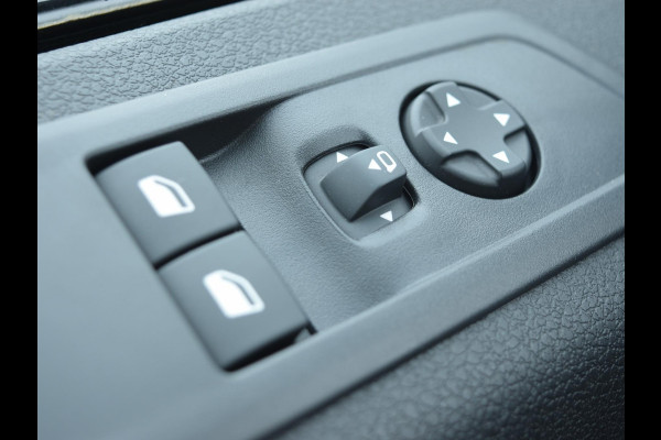 Citroën ë-Jumpy L3 75 kWh | tot 8 jaar garantie | camera | navi incl. Apple Carplay | laadruimtebetimmering | parkeersensoren voor & achter | dodehoek detectie | rijklaarprijs |