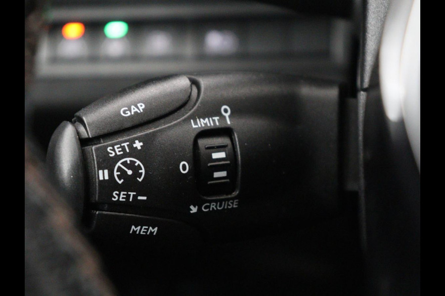 Peugeot 3008 1.6 HYbrid4 300 Première Pack | SOH 93,8% | Panoramadak | Leder/alacantara | Memory | Stoelverwarming | Carplay | 360 camera | Trekhaak | PHEV