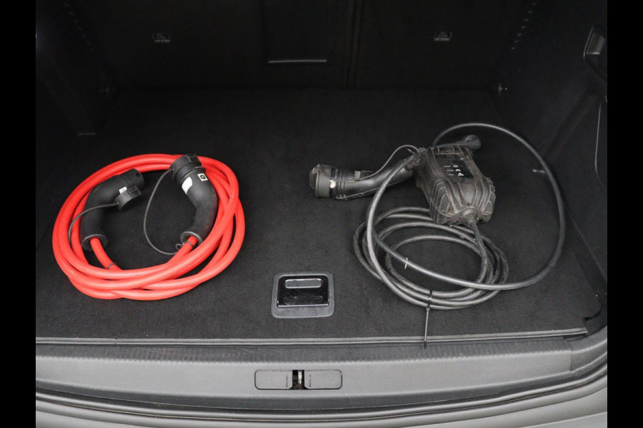 Peugeot 3008 1.6 HYbrid4 300 Première Pack | SOH 93,8% | Panoramadak | Leder/alacantara | Memory | Stoelverwarming | Carplay | 360 camera | Trekhaak | PHEV