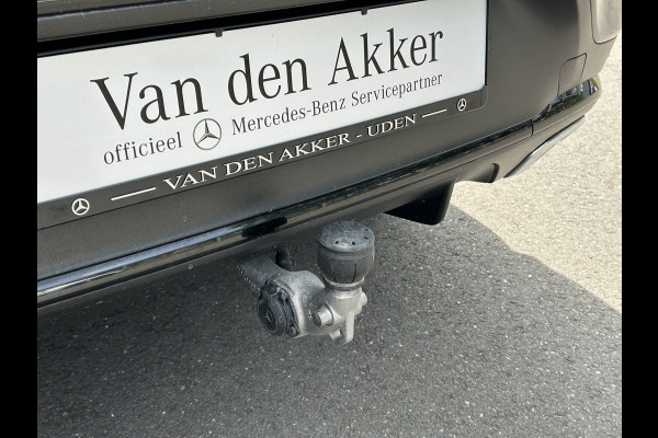Mercedes-Benz GLC 300e AMG 4Matic Coupé // Trekhaak // 360 Camera // Sfeerverlichting // Augmented Reality // Night Pakket // Digitaal dashbord