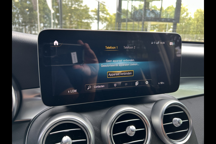 Mercedes-Benz GLC 300e AMG 4Matic Coupé // Trekhaak // 360 Camera // Sfeerverlichting // Augmented Reality // Night Pakket // Digitaal dashbord
