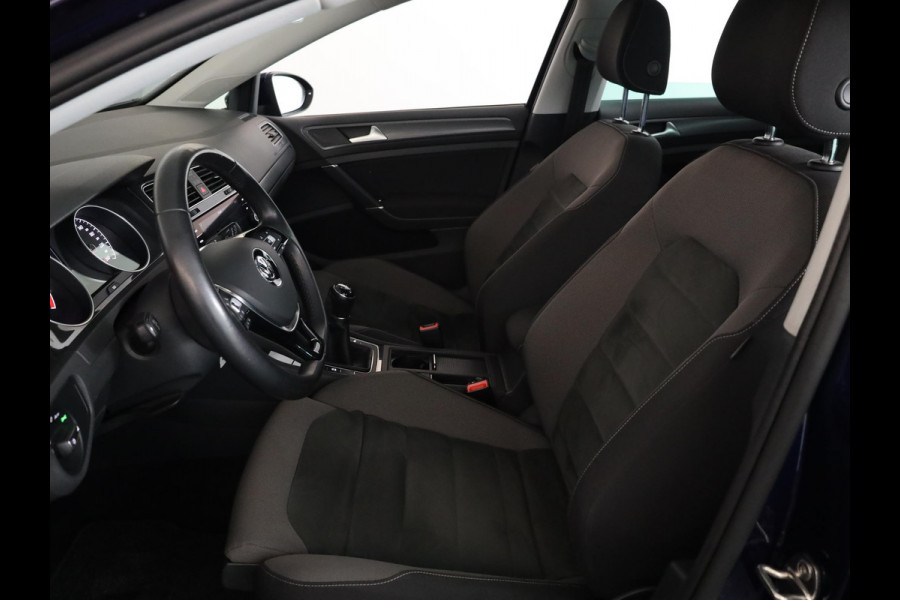Volkswagen Golf Variant 1.0 TSI Comfortline Business 115 pk | Navigatie | Parkeersensoren | Achteruitrijcamera | Adaptieve cruise control | Apple Carplay/Android Auto |