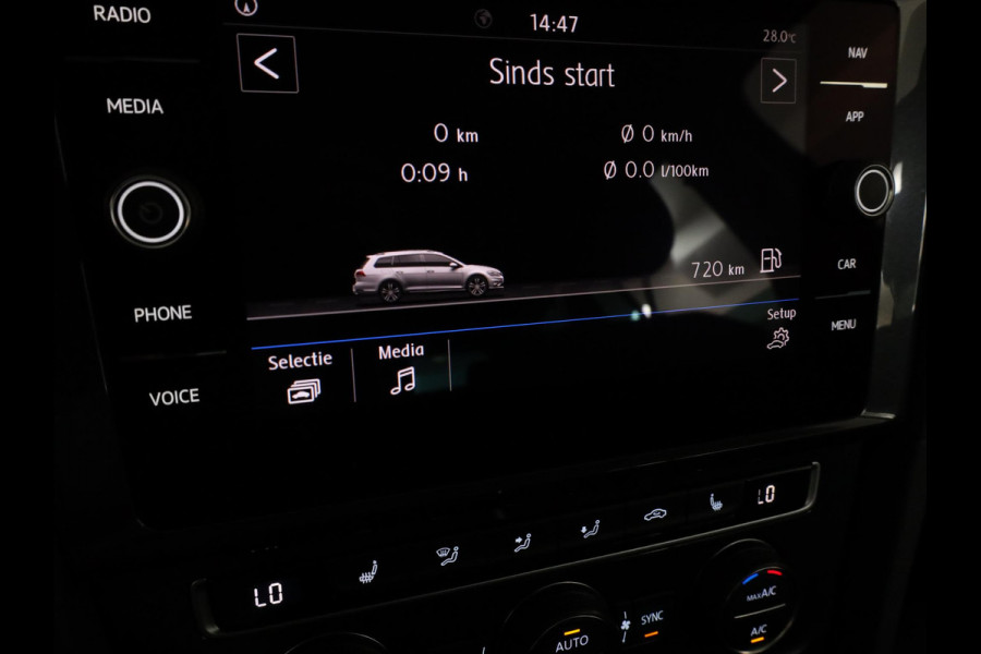Volkswagen Golf Variant 1.0 TSI Comfortline Business 115 pk | Navigatie | Parkeersensoren | Achteruitrijcamera | Adaptieve cruise control | Apple Carplay/Android Auto |