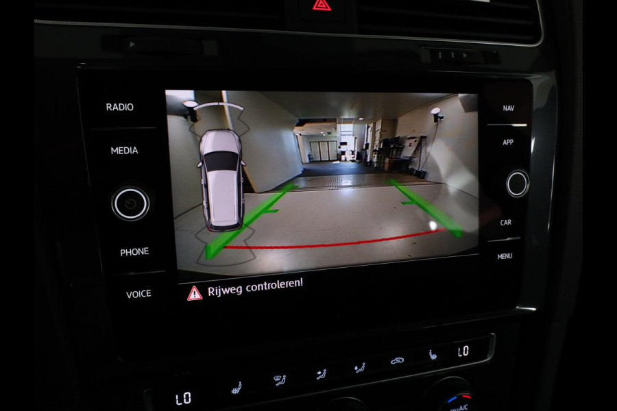 Volkswagen Golf Variant 1.0 TSI Comfortline Business 115 pk | Navigatie | Parkeersensoren | Achteruitrijcamera | Adaptieve cruise control | Apple Carplay/Android Auto |