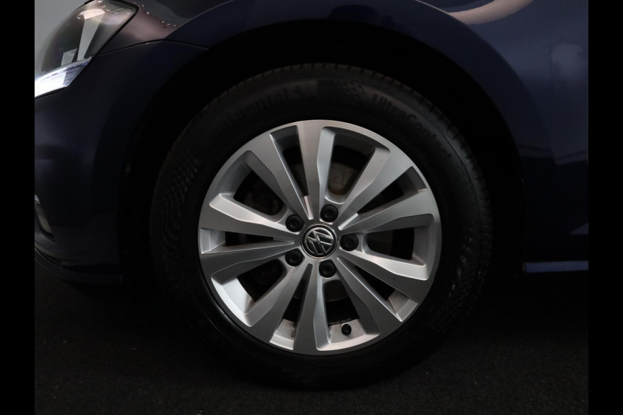 Volkswagen Golf Variant 1.0 TSI Comfortline Business 115 pk | Navigatie | Parkeersensoren | Achteruitrijcamera | Adaptieve cruise control | Apple Carplay/Android Auto |