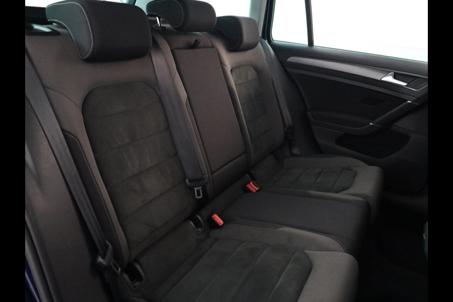 Volkswagen Golf Variant 1.0 TSI Comfortline Business 115 pk | Navigatie | Parkeersensoren | Achteruitrijcamera | Adaptieve cruise control | Apple Carplay/Android Auto |