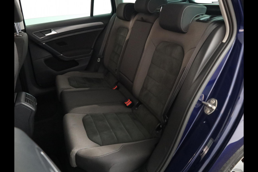 Volkswagen Golf Variant 1.0 TSI Comfortline Business 115 pk | Navigatie | Parkeersensoren | Achteruitrijcamera | Adaptieve cruise control | Apple Carplay/Android Auto |