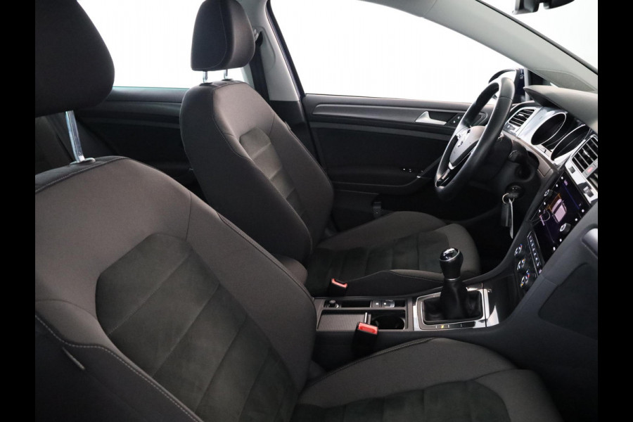 Volkswagen Golf Variant 1.0 TSI Comfortline Business 115 pk | Navigatie | Parkeersensoren | Achteruitrijcamera | Adaptieve cruise control | Apple Carplay/Android Auto |