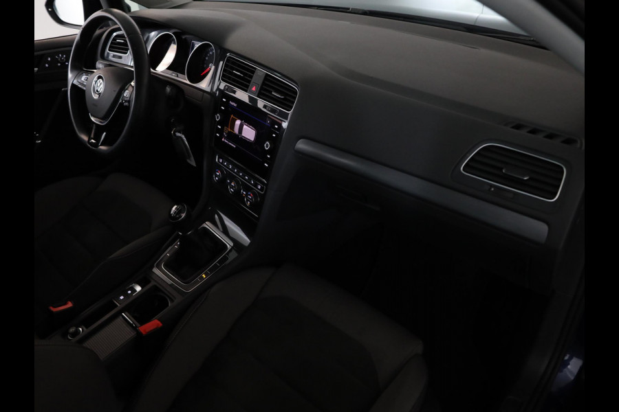 Volkswagen Golf Variant 1.0 TSI Comfortline Business 115 pk | Navigatie | Parkeersensoren | Achteruitrijcamera | Adaptieve cruise control | Apple Carplay/Android Auto |