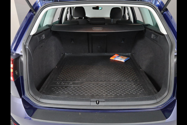 Volkswagen Golf Variant 1.0 TSI Comfortline Business 115 pk | Navigatie | Parkeersensoren | Achteruitrijcamera | Adaptieve cruise control | Apple Carplay/Android Auto |