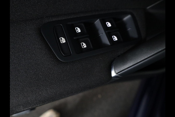 Volkswagen Golf Variant 1.0 TSI Comfortline Business 115 pk | Navigatie | Parkeersensoren | Achteruitrijcamera | Adaptieve cruise control | Apple Carplay/Android Auto |
