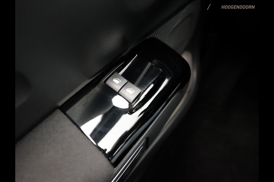Citroën C3 1.2 PureTech Business Red & White Edition (APPLE CARPLAY,LED VERLICHTING,PARKEERSENSOREN,CLIMATE,CRUISE,TOPCONDITIE)
