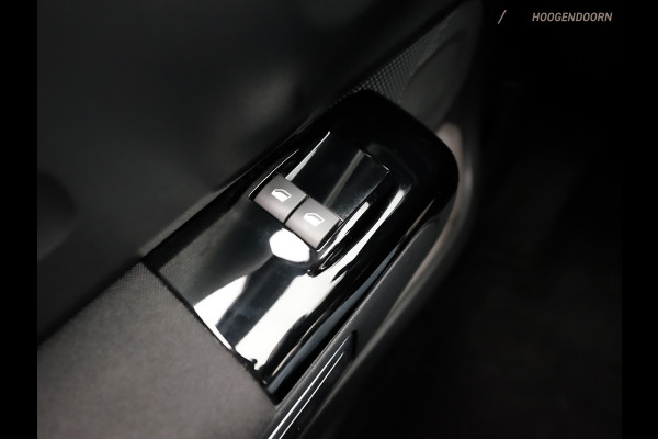 Citroën C3 1.2 PureTech Business Red & White Edition (APPLE CARPLAY,LED VERLICHTING,PARKEERSENSOREN,CLIMATE,CRUISE,TOPCONDITIE)
