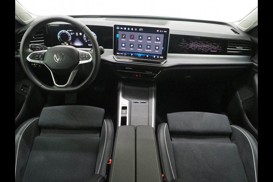 Volkswagen Passat Variant 1.5 eHybrid 204PK | Leder/Alcantara | Trekhaak | Stoelventilatie | Massage | HUD | 360 | Memory