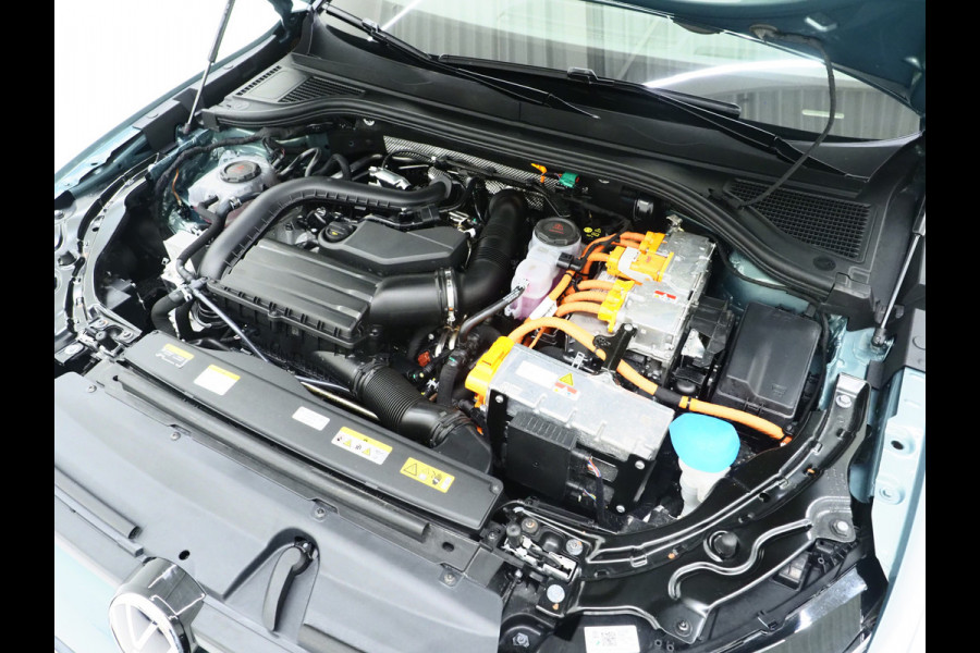 Volkswagen Passat Variant 1.5 eHybrid 204PK | Leder/Alcantara | Trekhaak | Stoelventilatie | Massage | HUD | 360 | Memory