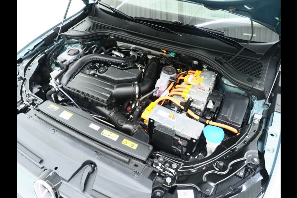 Volkswagen Passat Variant 1.5 eHybrid 204PK | Leder/Alcantara | Trekhaak | Stoelventilatie | Massage | HUD | 360 | Memory