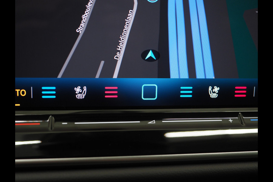 Volkswagen Passat Variant 1.5 eHybrid 204PK | Leder/Alcantara | Trekhaak | Stoelventilatie | Massage | HUD | 360 | Memory