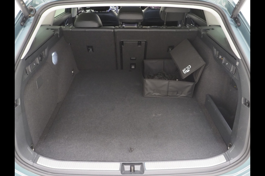 Volkswagen Passat Variant 1.5 eHybrid 204PK | Leder/Alcantara | Trekhaak | Stoelventilatie | Massage | HUD | 360 | Memory