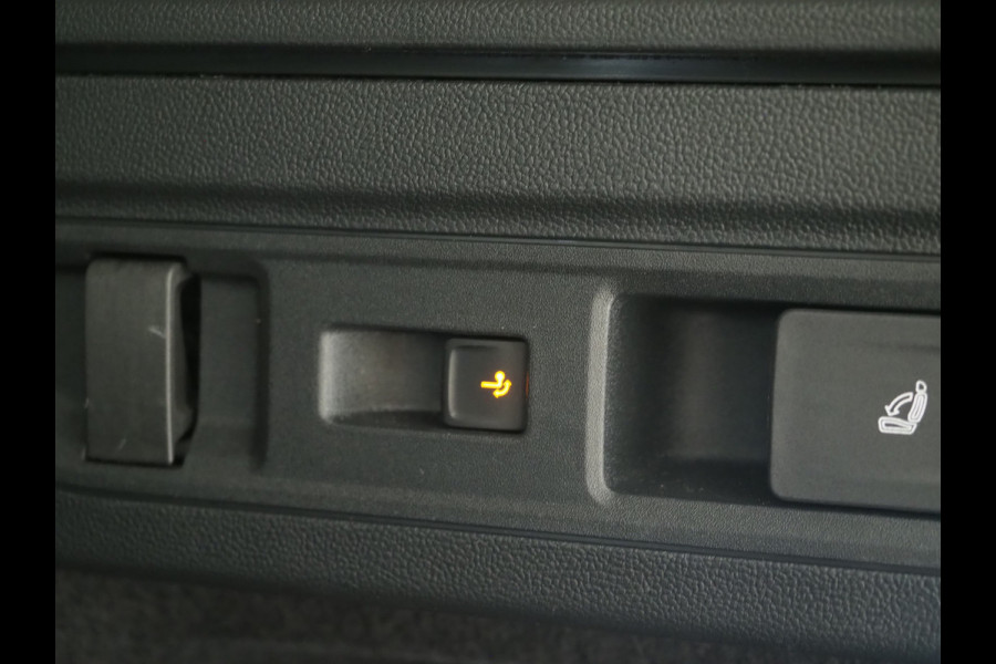 Volkswagen Passat Variant 1.5 eHybrid 204PK | Leder/Alcantara | Trekhaak | Stoelventilatie | Massage | HUD | 360 | Memory
