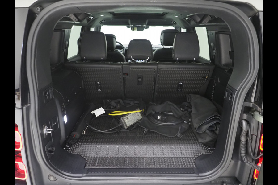 Land Rover Defender 110 2.0 P400e 110 | Panoramadak | Trekhaak | Leder | Stoelventilatie | Luchtvering | 360 | Memory