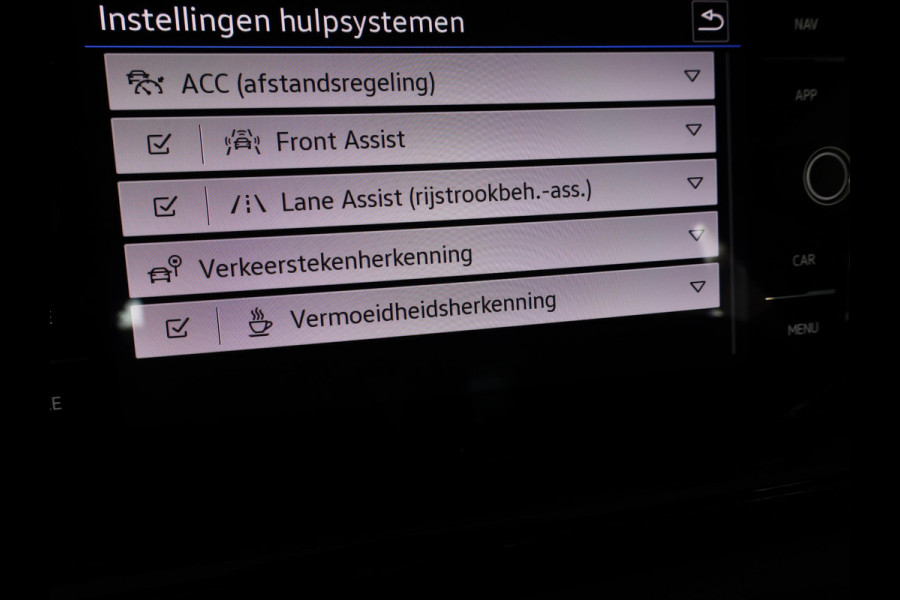 Volkswagen Polo 1.0 TSI Life Business 95 pk Automaat (DSG) | Navigatie | Parkeersensoren | Adaptieve cruise control | Autom. airco | Stoelverwarming |