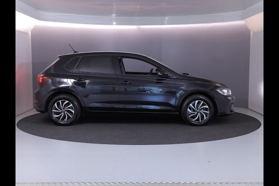 Volkswagen Polo 1.0 TSI Life Business 95 pk Automaat (DSG) | Navigatie | Parkeersensoren | Adaptieve cruise control | Autom. airco | Stoelverwarming |