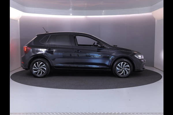 Volkswagen Polo 1.0 TSI Life Business 95 pk Automaat (DSG) | Navigatie | Parkeersensoren | Adaptieve cruise control | Autom. airco | Stoelverwarming |