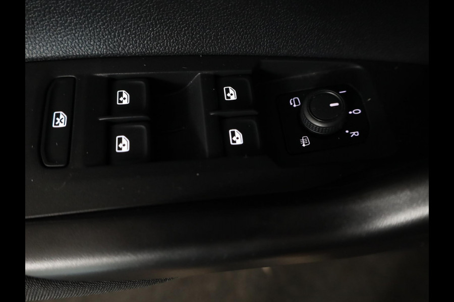 Volkswagen Polo 1.0 TSI Life Business 95 pk Automaat (DSG) | Navigatie | Parkeersensoren | Adaptieve cruise control | Autom. airco | Stoelverwarming |