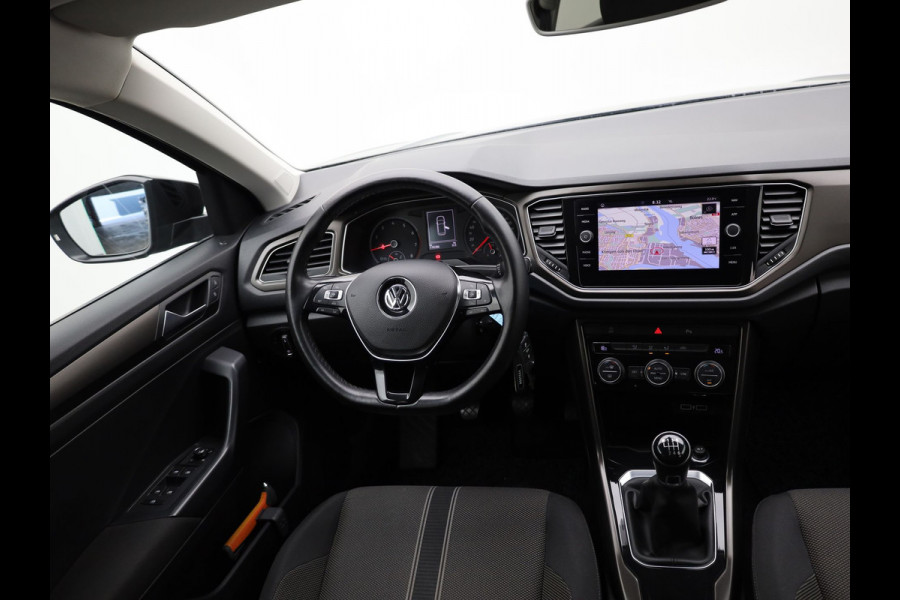 Volkswagen T-Roc 1.0 TSI Style | Trekhaak | Apple Carplay/ Android Auto | Prijs Rijklaar!!