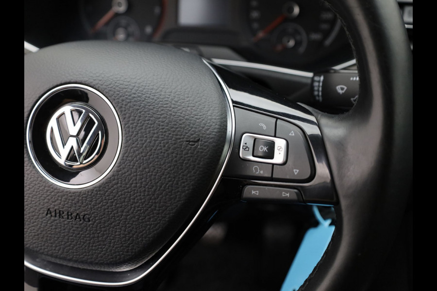 Volkswagen T-Roc 1.0 TSI Style | Trekhaak | Apple Carplay/ Android Auto | Prijs Rijklaar!!