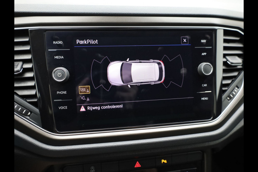 Volkswagen T-Roc 1.0 TSI Style | Trekhaak | Apple Carplay/ Android Auto | Prijs Rijklaar!!