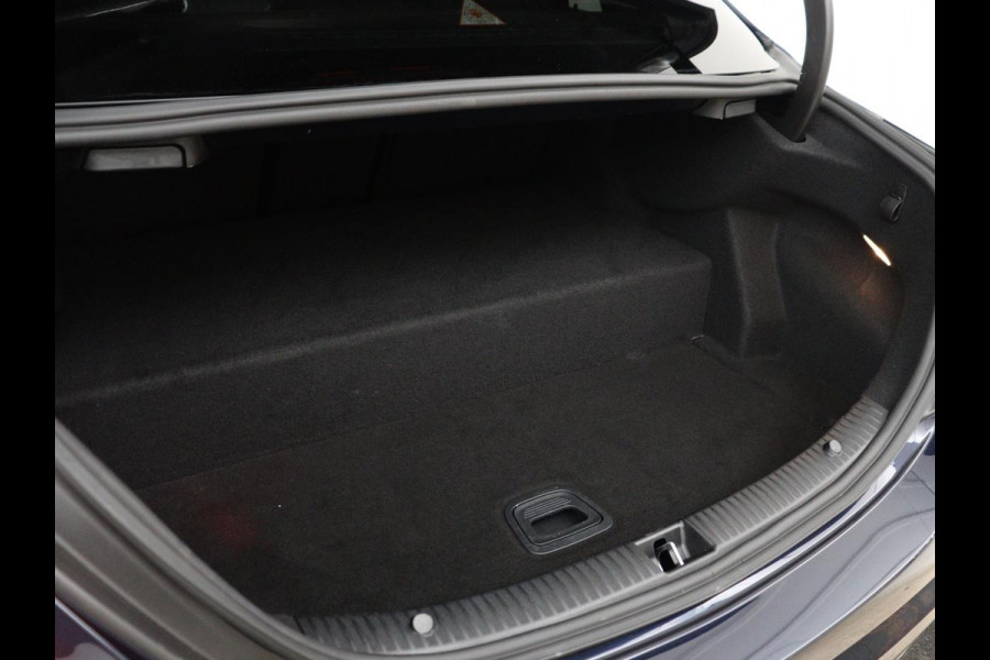 Mercedes-Benz C-Klasse 300 e Business Solution AMG Limited | SOH 89,3% | Panoramadak | Leder/alacantara | Stoelverwarming | Carplay | 360 Camera | Park assist | Climate control | PHEV