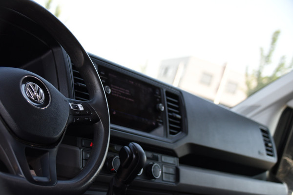 Volkswagen Crafter 35 2.0 TDI L3H3 PB Edition Camera, Cruise, Carplay, LED, Automaat, Trekhaak, Multimedia, Automaat, 140pk, Uniek!